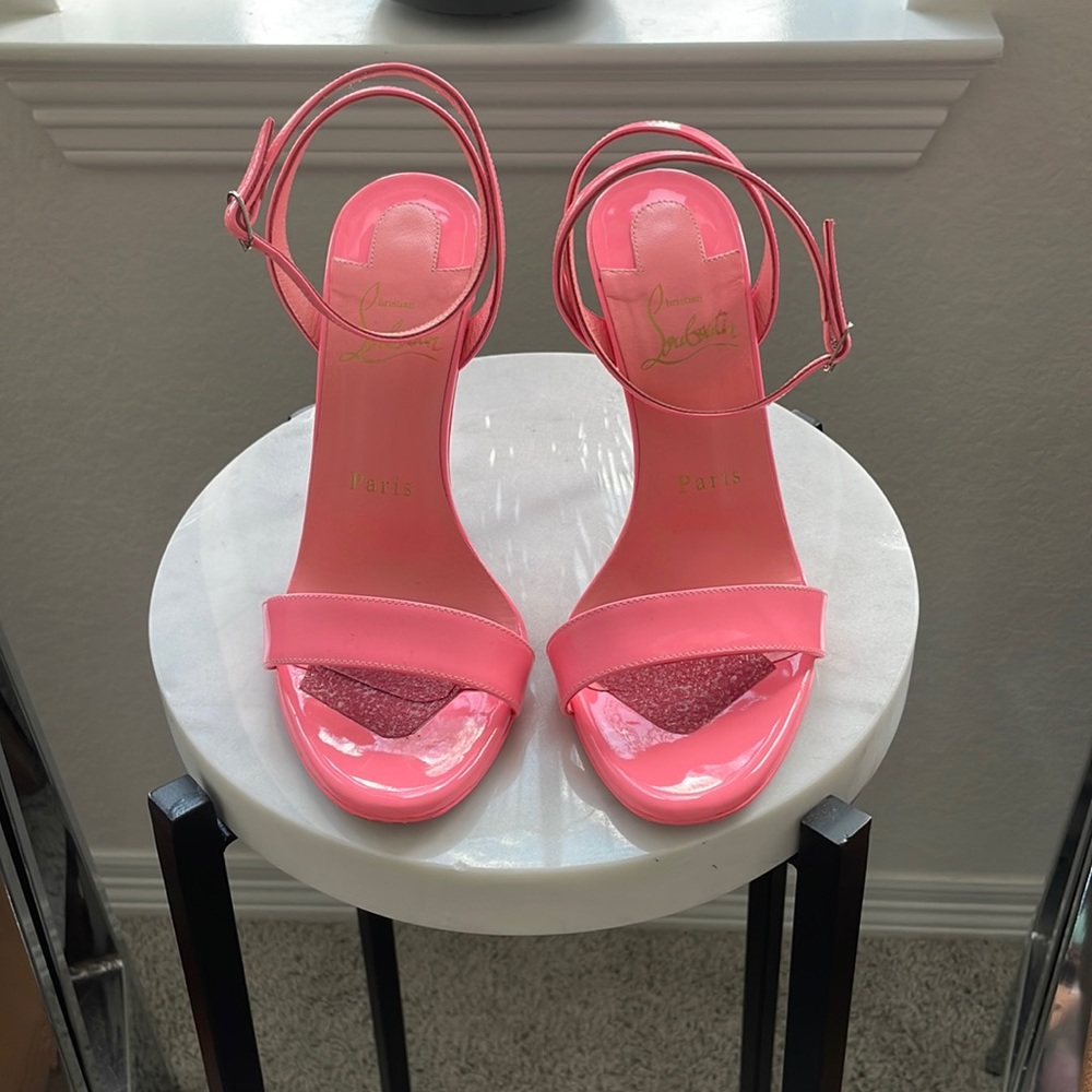 SOLD!!! Christian Louboutin LOUBIGIRL 100 Patent Bubble Gum 35.5